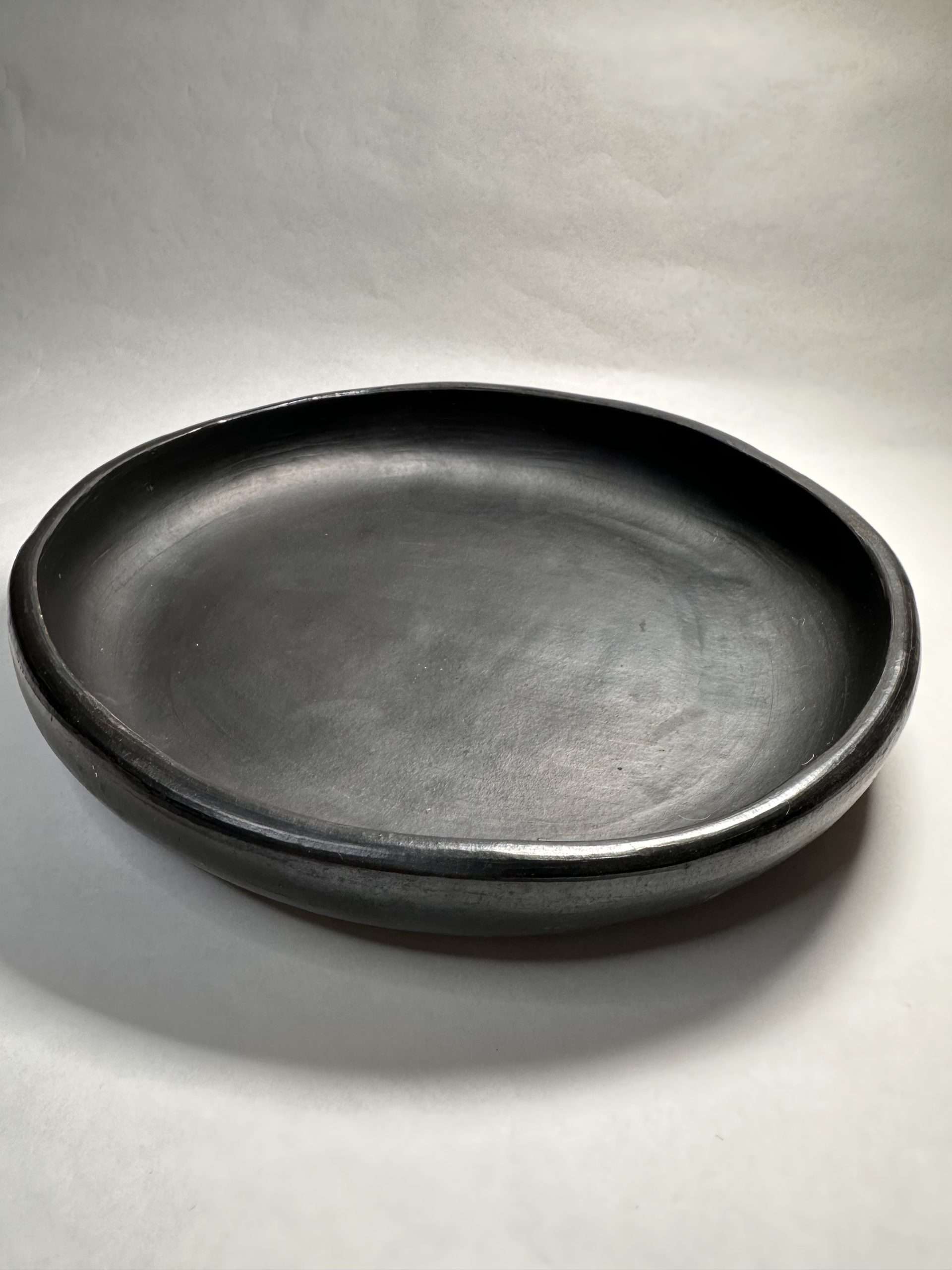 Piatto artigianale in barro nero La Chamba