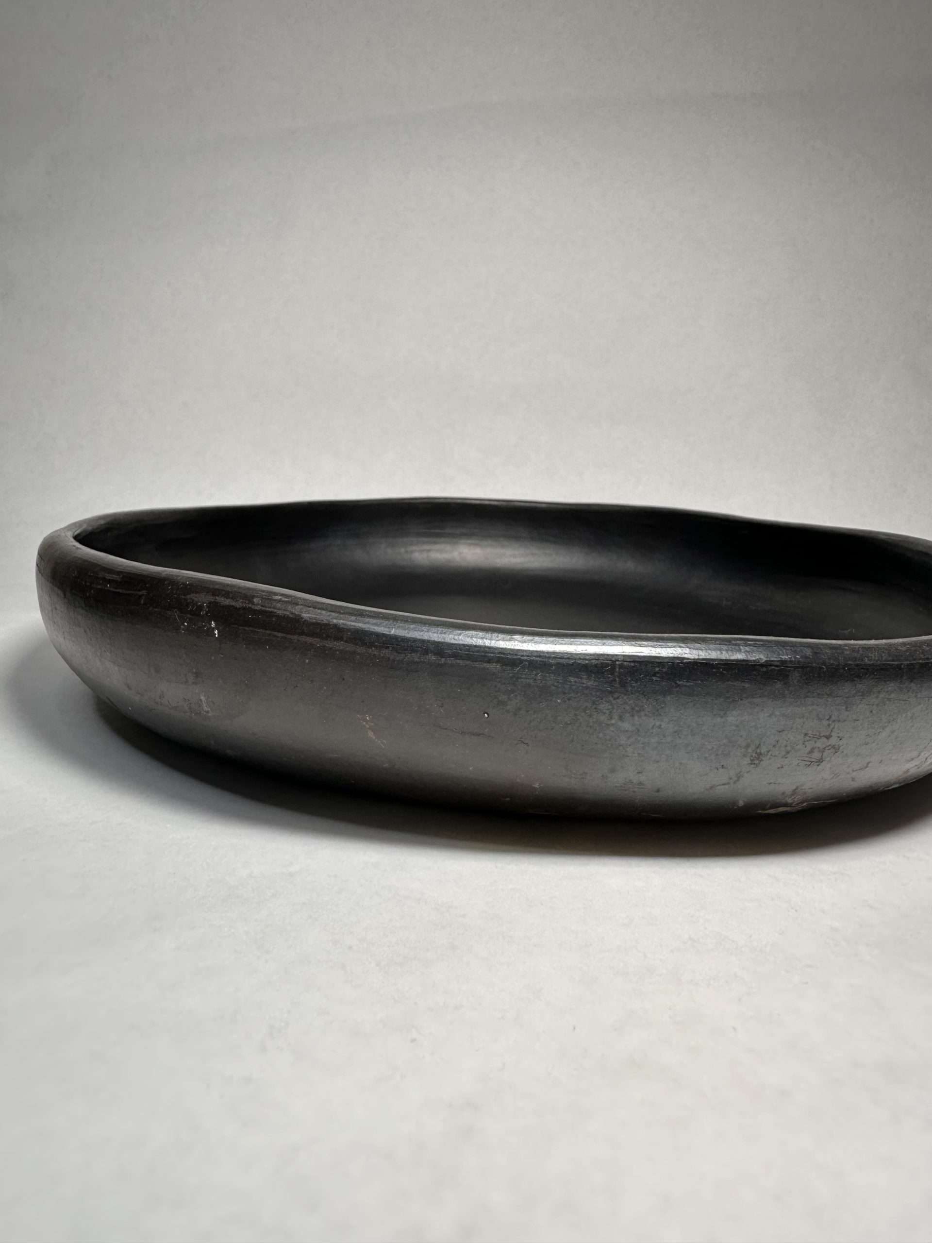 Piatto in barro nero La Chamba