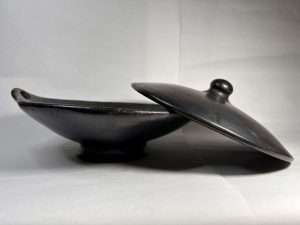 Pentola Rustica in Argilla con coperchio ergonomico La Chamba Artigianato colombiano